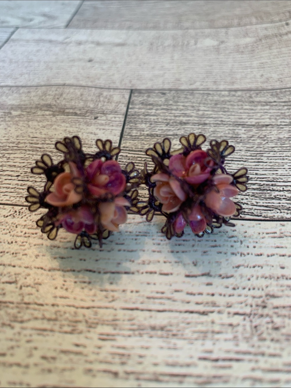 Antique / Vintage 50’s-60’s Purple Mauve floral Earrings screwbacks